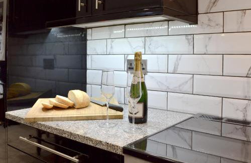 Coombe Wood Coach House - Foto 10