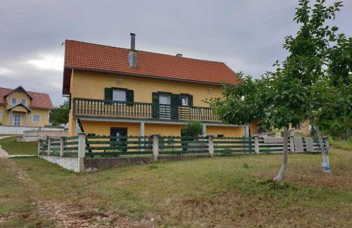 Holiday house with a swimming pool Otocac, Velebit - 25186 - Foto 3