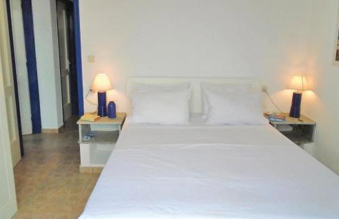 3 Bedroom Awesome Apartment In Panormos - Photo 14