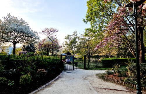 Stylish Stay Near Paris - 850m to Subway RER A - Netflix T1-4P - Foto 28