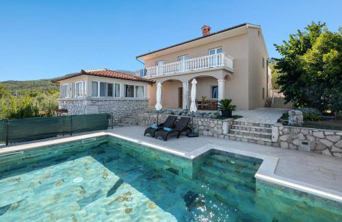 House Olive Bay View - Photo 2