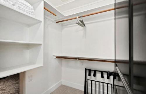 Private Oasis On 2 Acres with Indoor Pool and Theater - Foto 31