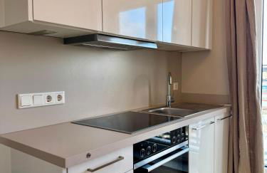 CLS Moderne City-Wohnung Hamburg mit Smart-TV, Nespresso Maschine inklusive Kapseln, Blick über Hamburg, Cafe im Haus, Bus gegenüber, Flex Check-In - Foto 20