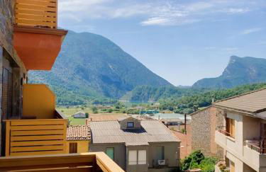 Apartament dúplex amb vistes al Pirineu català - Photo 6