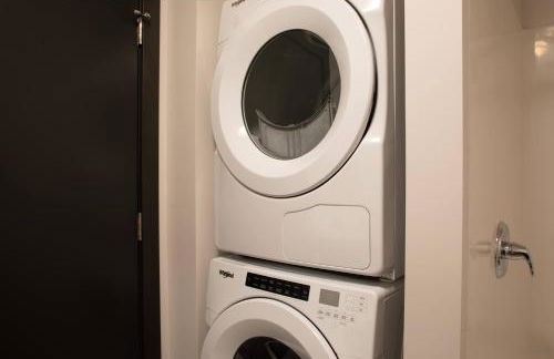 Deer District Studio Apt - One Block from Fiserv & Baird - Foto 10