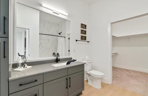 Modern 2BR Condo Near Railroad Park and UAB - Foto 28