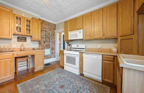 The Village Townhouse - 5 BR - Photo 16