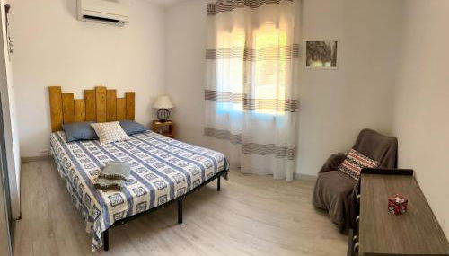 MAS DE VILLE AVEC PISCINE DANS SON COCON DE VERDURE - ESPRIT INDUSTRIEL - Foto 2