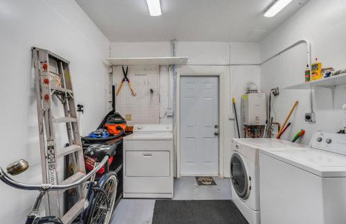 Purely Pompano, Pool, Water front, Paddleboard, Beach, 5 bedroom 3 bath - Photo 55