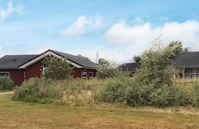 Pretty Holiday Home With View - Photo 33