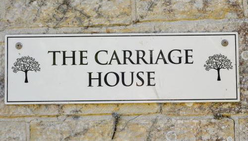 The Carriage House - Photo 2