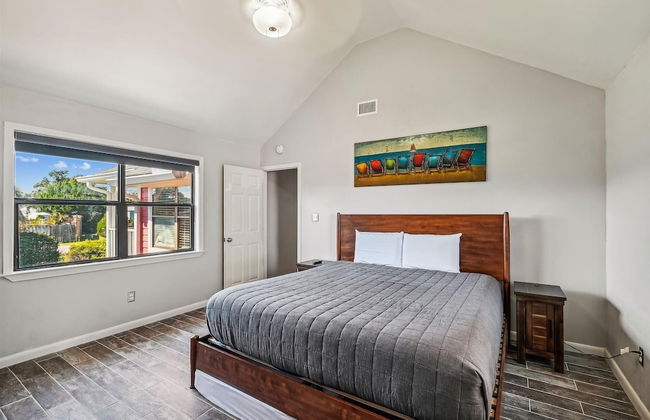 2340 Grand Oaks Ln 2 Bedroom Home by RedAwning - Photo 4