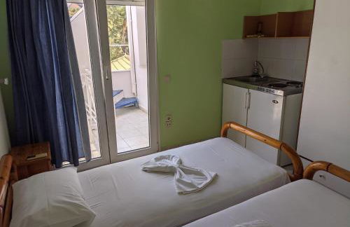 Elena Studios - Photo 32