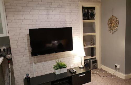 Modern Broughton Apartment - Walk to City Centre and St James Quarter - Foto 47