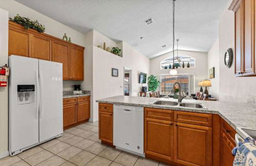 Sunkist Getaway - Photo 37