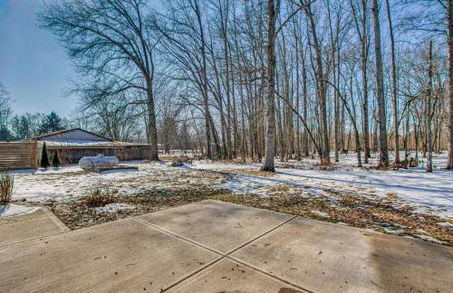 Peaceful Retreat with Private Hot Tub in New Albany - Foto 23