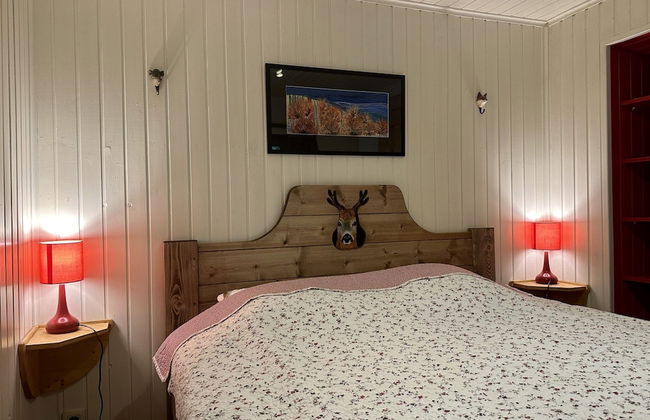 Cozy Forest Chalet Escape - Photo 2