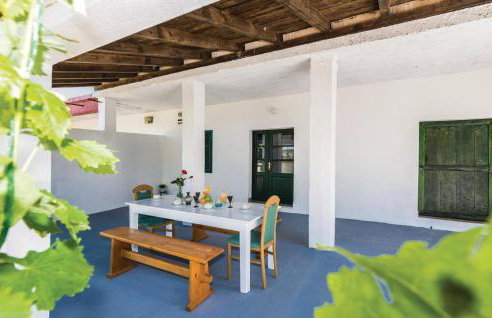 Six-Bedroom Holiday Home In Donje Rastane - Foto 3