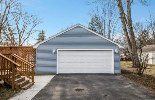 10 Mins To The Big House and Sleeps Up To 10 Guests - Foto 15