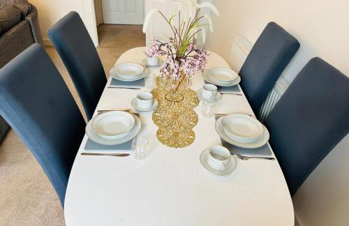 Private Parking, Urban Comfort & City Haven - Foto 8