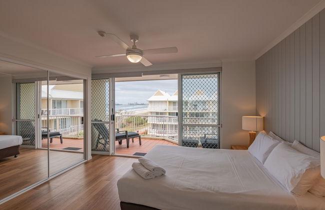 Crystal Beachfront Apartments - Foto 9