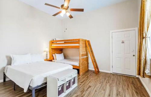 Penthouse on Claiborne - Foto 17