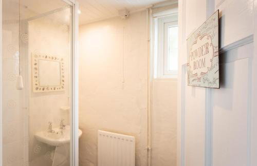 Spacious 3 Bed Cottage Near Beaches - Foto 16