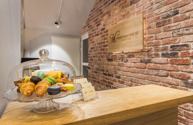 Venetian House Market Square Aparthotel - Photo 5