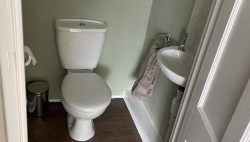 Cottage - Sleeps 4 - Pets Ok - Garden -Parking - Foto 4