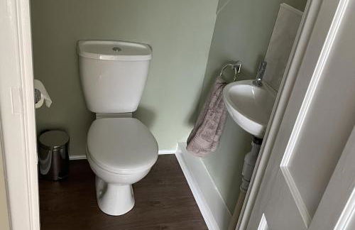 Cottage - Sleeps 4 - Pets Ok - Garden -Parking - Foto 4