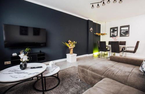 bold & black - balcony - Netflix - Wifi - 5 Person - Foto 1