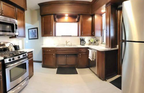 Beautiful Craftsman Style Home w/ Fenced Yard - Foto 9