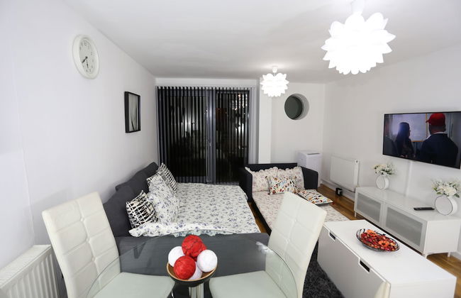 2 bed Riverview Bridge House Apartment - Foto 13