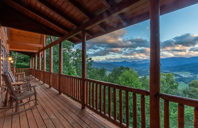 Luxury 4200 Sqft Log Cabin on 50 Acres Sleeps 16 - Foto 37