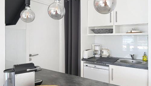 Le Jules Verne - Classé 2 étoiles - Tout confort - Balcon sur cour - Foto 5, toaster, minibar