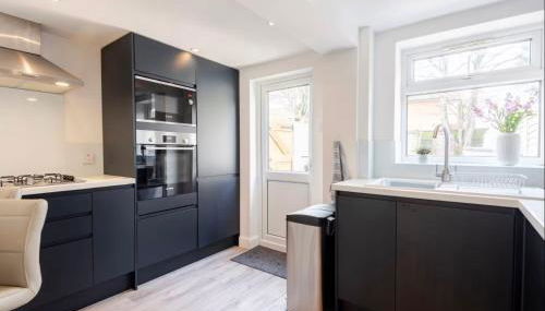 Modern 2 Bed House in Rainham, Kent - Central Location - Foto 3