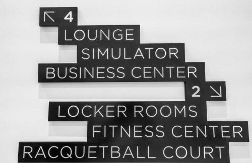 Modern Downtown Condo with Pool Gym BBQ Game Room CoWorking Spaces - Foto 52