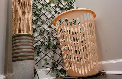 Cozy Delightful Private Studio near Rhodes College, Shuttle, & Vehicle Rental - Foto 20