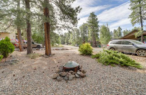 Fire Pit and Wraparound Porch Munds Park Cabin! - Foto 31