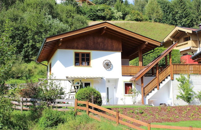 Luxurious Holiday Home in Saalbach-hinterglemm With Barbecue - Foto 1