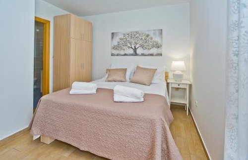 Luxurious Apartments Maslina with Beach - Photo 32