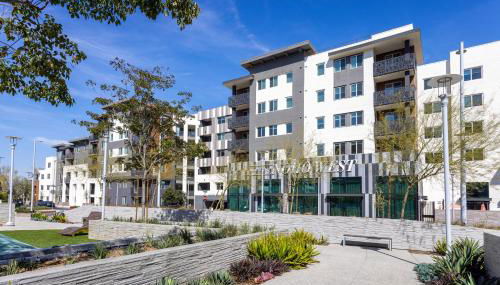 Heart of North Hollywood 2 bed Apt FREE parking, hot tub, pool, gym - Foto 3