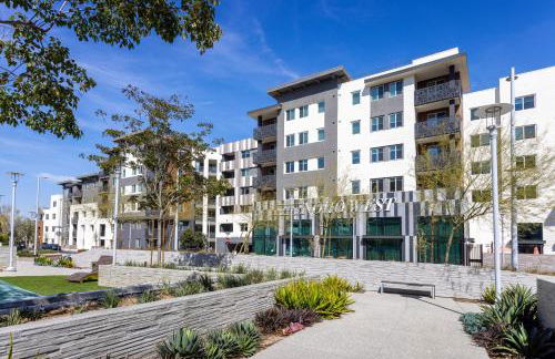 Heart of North Hollywood 2 bed Apt FREE parking, hot tub, pool, gym - Foto 3