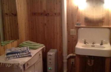 Charming and Secluded Log Cabin Rental on Small Farm near Lake Michigan - Foto 14