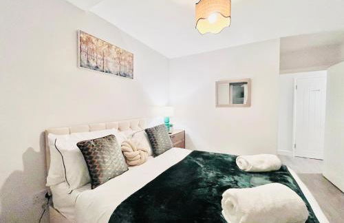 Stunning Five Bedroom Holiday Home in Chartham Canterbury with Hot Tub - Foto 21