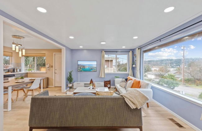 Lakeview Home in Renton, Walk to Beach, AC, Fenced - Photo 20