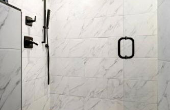 The Chalet - Spacious 7 bedroom near Sugarloaf, on Snowmobile and UTV trails, Hiking, Golf and Flagstaff Lake across the street - Foto 63