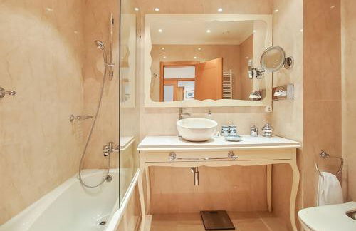 Haven in Lisbon - Exquisite Top Floor with 7 meters Balcony to the Longest Waterfront in Lisbon - Foto 38