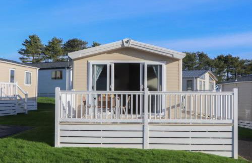 Caravan C31 at Landscove Holiday Park - Photo 2