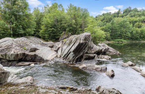 Riverside Tiny House with hot tub near Stowe - Foto 66